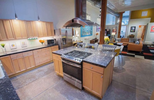Cole Casa | Trendy Modern Loft in Denver’s Rino Art District