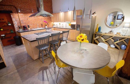 Cole Casa | Trendy Modern Loft in Denver’s Rino Art District