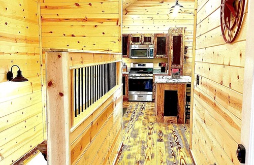 Murphy Cabina | **Amazing Mountain Views at the 2-Story Highland Hideaway**