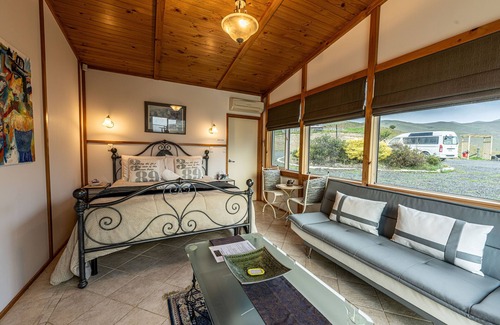 Blenheim Villa | Amazing Mountainview Luxury Villa and Glamping
