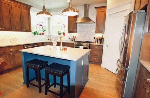 Southeast Bend Casa | Amazing New Home in Bend...with hot tub!