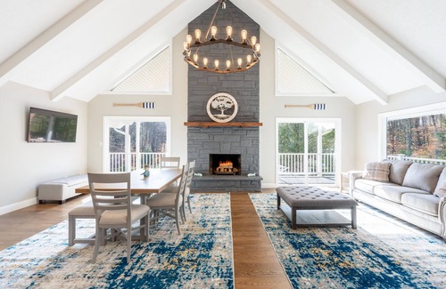 Treasure Lake Chalet De Esquí | Amazing Newly Remodeled Waterfront Home