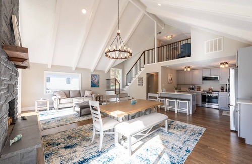 Treasure Lake Chalet De Esquí | Amazing Newly Remodeled Waterfront Home
