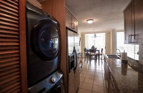 Sardinera Condominio | Increíble vista al mar y al puerto deportivo Condo de lujo, todo nuevo