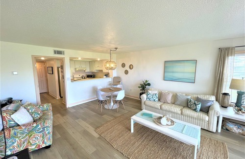 Emerald Isle Condominio | Amazing ocean view, 2 pools, easy beach access