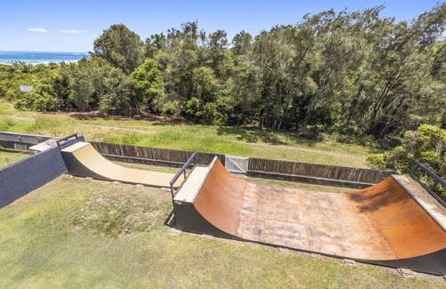 Arrawarra Headland Casa | Amazing Ocean Views, Affordable Family Holiday, Pet-Friendly