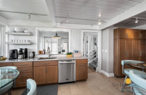 Harvey Cedars Casa | AMAZING OCEANFRONT 3 BD-3 BATH SLEEPS 8 -HARVEY CEDARS-LBI-NJ