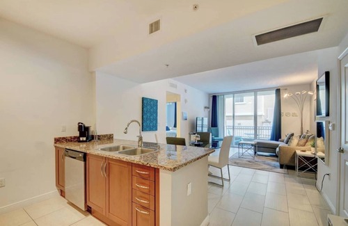 Boynton Beach Condominio | Increible apartamento en el condominio Casa Costa Luxury! CON PASE DE PLAYA INCLUIDO!