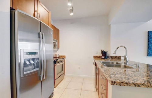 Boynton Beach Condominio | Increible apartamento en el condominio Casa Costa Luxury! CON PASE DE PLAYA INCLUIDO!