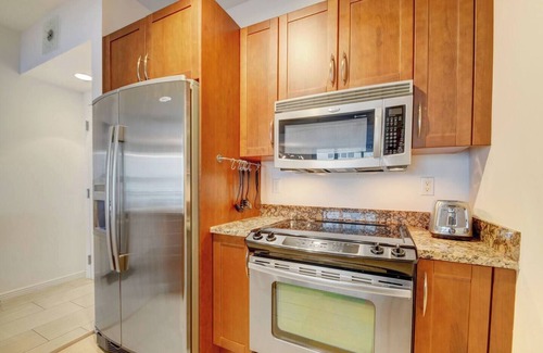 Boynton Beach Condominio | Increible apartamento en el condominio Casa Costa Luxury! CON PASE DE PLAYA INCLUIDO!