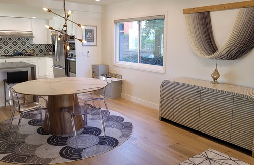 Burbank Casa | AMAZING PANORAMIC VIEWS and INFINITY HOT TUB at a modern, smart home