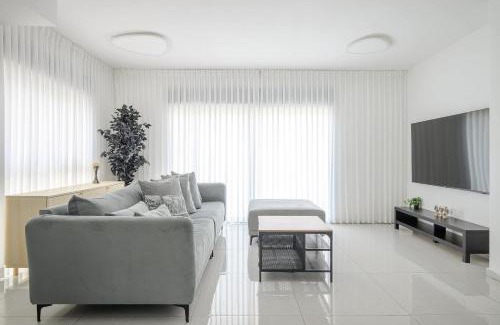 Haifa Apartamento | Amazing penthouse in the heart of Horev center BY MadrigalRentals