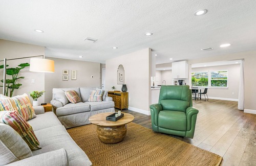 Clearwater Casa | Heated pool-Hot tub-Close to Beaches-All Amenities