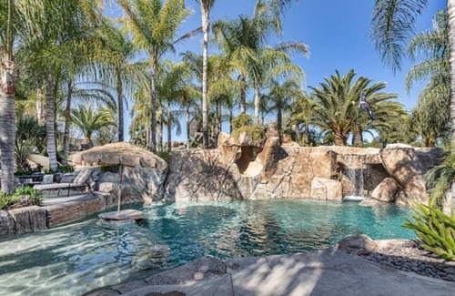 Menifee Casa | Amazing Pool Oasis Getaway with waterfall & slide! Instagram- resortliving4you