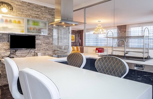 Mecidiyekoy Apartamento | Amazing Residence Flat near Trump Mall