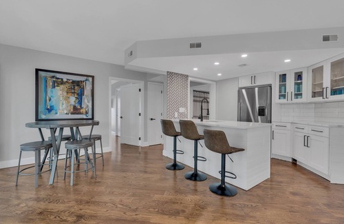 Neptune City Casa | Amazing resort 7-bedroom house with pool.. beautiful outdoor patio balcony