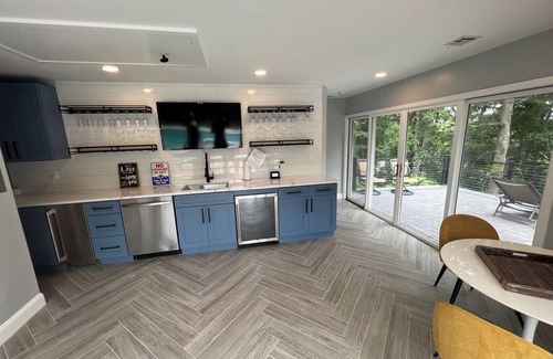 Neptune City Casa | Amazing resort 7-bedroom house with pool.. beautiful outdoor patio balcony