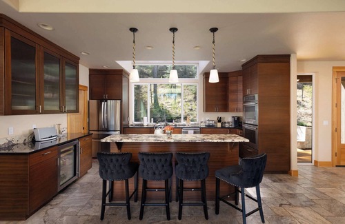 Deschutes River Woods Casa | Amazing Riverfront on the Water- Big Sky Bend