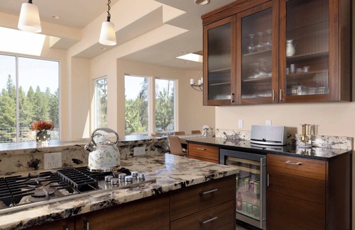 Deschutes River Woods Casa | Amazing Riverfront on the Water- Big Sky Bend