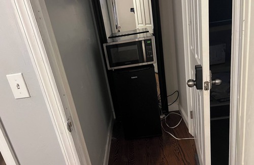 Irvington Casa | Amazing room with AC in charming Irvington
