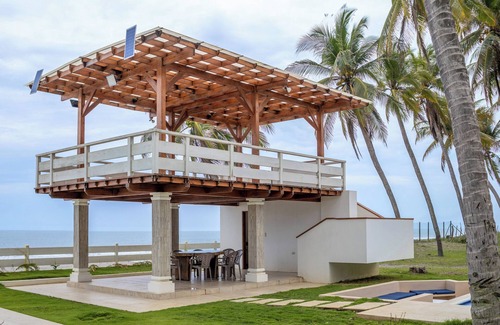 San Luis Talpa Casa | Amazing Rustic Beachfront House with A/C and full amenities @Amatecampo