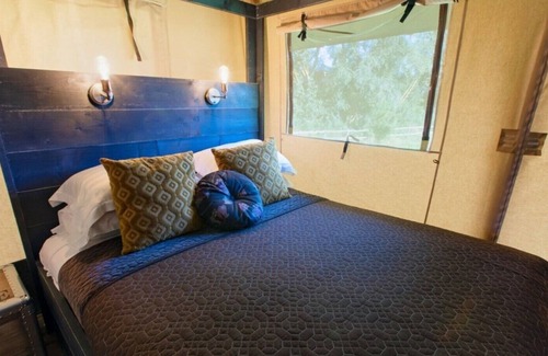 Littleport Cabina | Amazing Safari Lodge With Wild Swimming Lake