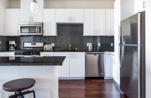 Renaissance Apartamento | Amazing San Jose 1BR w/ W/D, Pool, Gym, BBQ, near freeways, by Blueground