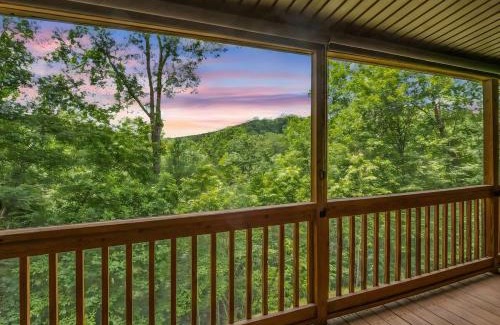 Lake Lure Casa | Amazing Screened Porch, HotTub, Relax, Recharge, Private Lake Access Riverbend