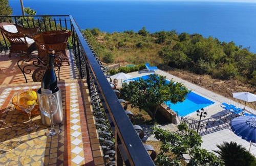 Coccorino Apartamento | Amazing Sea View with Free Swimming Pool
