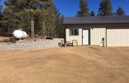 Divide Apartamento | Amazing secluded apartment on 27 acres with Pikes Peak view