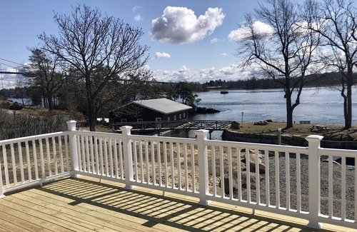 Wellesley Island Casa | Amazing Ship View American Narrows Remodeled House in Fineview