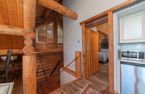 Mountain Village Chalet De Esquí | Amazing slopeside mountain lodge with hot tub
