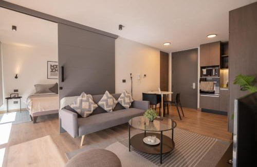 El Golf Apartamento | Amazing space steps from the metro