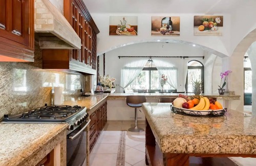 Puerto Aventuras Villa | Increíble villa espaciosa, 6 habitaciones, 6 baños, piscina privada con patio encantador