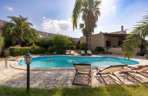 Custonaci Villa | Amazing sunset with swimming pool