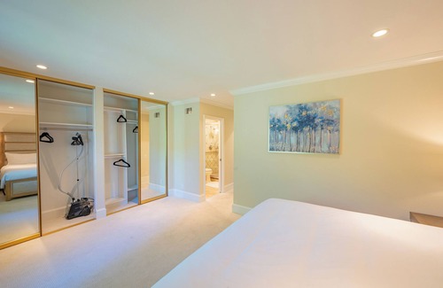 Placentia Cama Y Desayuno | Amazing Times Spa & Pool Villa - A Perfect Family Getaway Near Disney & Beach