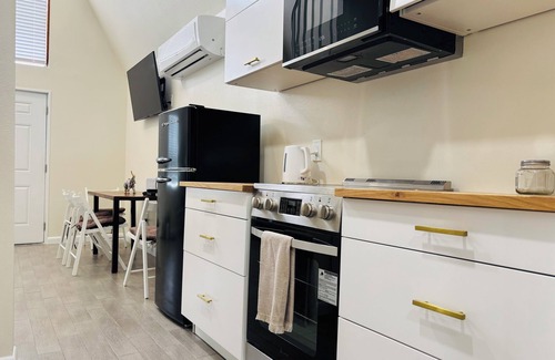 Clermont Casa | Amazing Tiny House! Completely renovated, everything is Brand New!