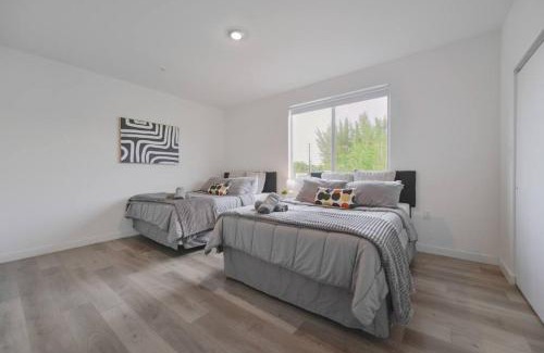 Golden Glades Casa | Amazing Townhouse 15 minutes from the Beach