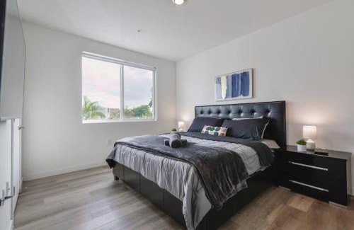 Golden Glades Casa | Amazing Townhouse 15 minutes from the Beach