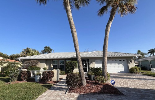 Laurel Casa | Amazing updated 2/2 Nokomis home with heated pool!