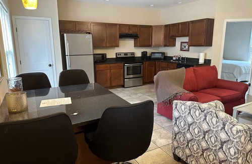 Bloomington Casa | Increíble valor: espaciosa unidad adosada a poca distancia de DT Bloomington