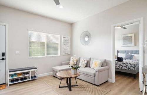 Midway City Casa | Amazing Value with High Comfort, 14 Guests for 4BR by Disneyland, Beaches, Rodeo 39 & More