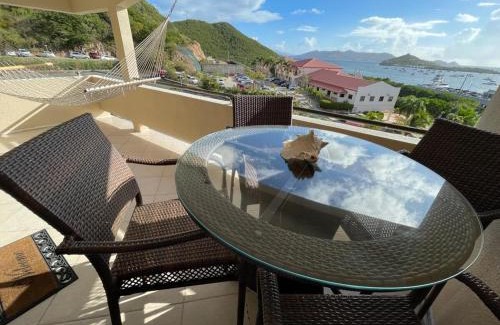 Red Hook Casa | Amazing View 1 Bed1 Bath Villa On Red Hook Strip