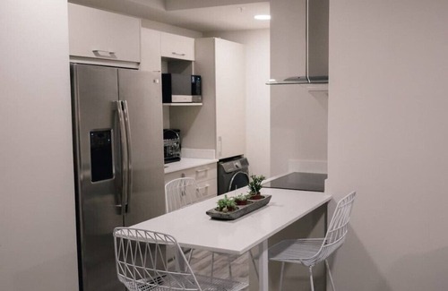 Pavas Casa | amazing view, 20th floor, near the airport.