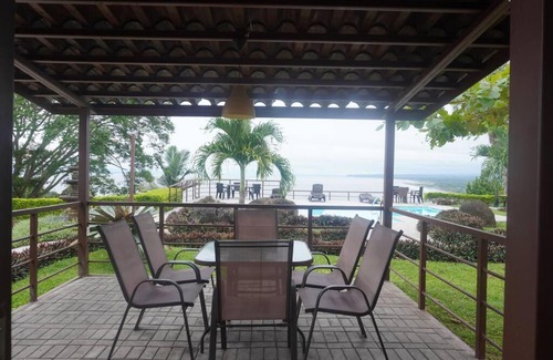 Tárcoles Casa | Amazing View in Brand New House!