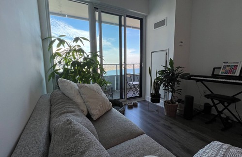 Humber Bay Condominio | AMAZING VIEW LUXURIOUS FULLY FURNISHED 1+1 CONDO MIMICO FROM MARCH 1st