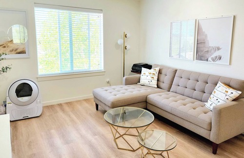 Silver Lake Casa | AMAZING VIEW!!! Luxury Private Room & Full Bath suite