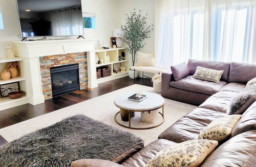Silver Lake Casa | AMAZING VIEW!!! Luxury Private Room & Full Bath suite