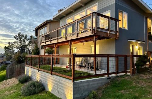 Marine Terrace Casa | Amazing View Newly Remodeled -L2 EV Charger- Pet Friendly