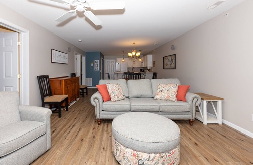 Camdenton Condominio | Amazing view of lake from water-front condo! Close to Ballparks National.